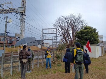 チェックポイントで説明する様子