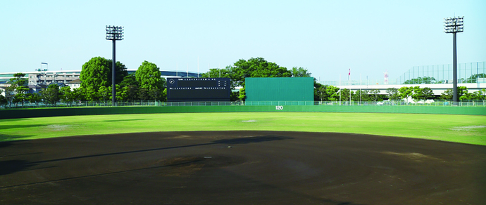 野球場ホームスタンドから全体を撮った写真