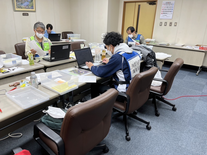 羽咋郡志賀町で派遣職員が支援を行っている様子の写真