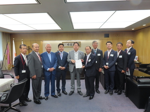 写真(文部科学省)